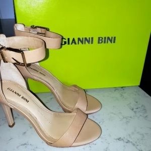 Women's Gianni Bini Lizette Nude Ankle Strap Sandal Heels Size 6 💟